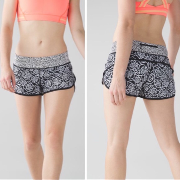 lululemon athletica Pants - Lululemon Speed Short Black & White Posey Mosaic